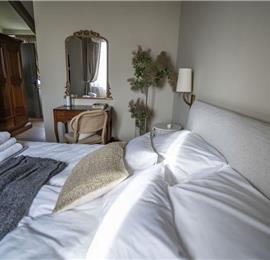 5 bedroom villa with heated pool near Momjan, Istria, sleep 12